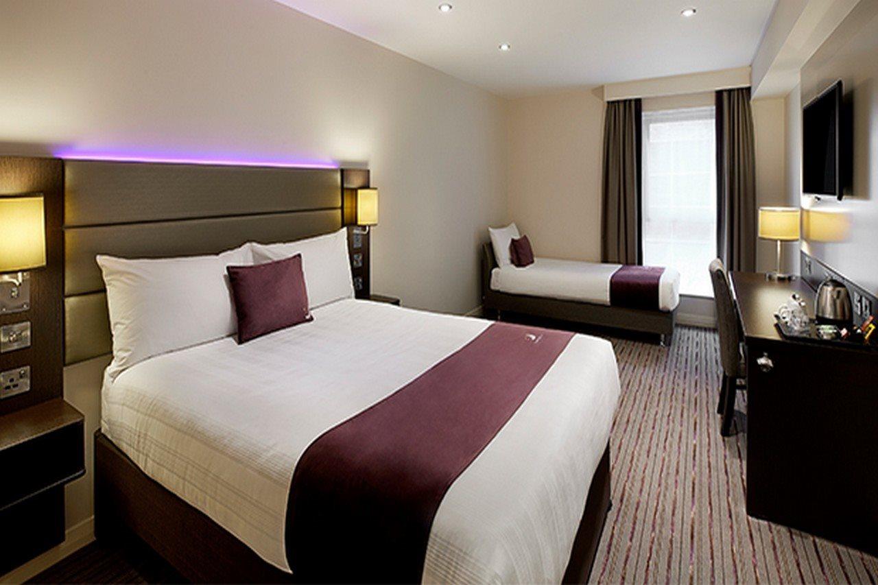 Premier Inn Manchester Trafford Centre North Exterior photo