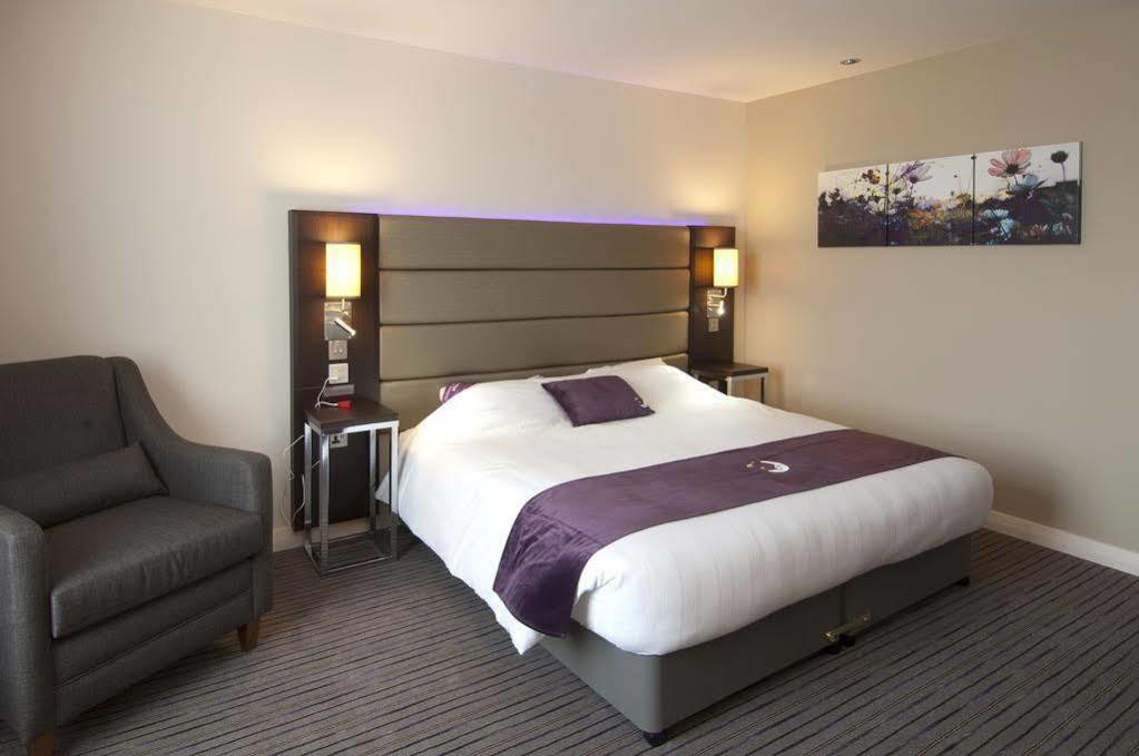 Premier Inn Manchester Trafford Centre North Exterior photo